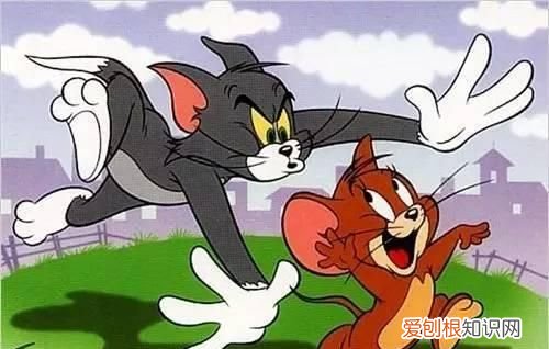 这么多年,谁注意到他们只有4个手指头