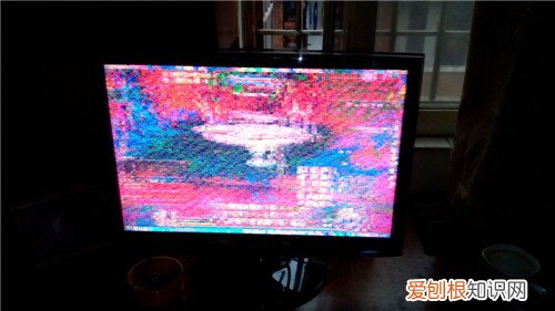电脑花屏死机的原因及解决办法 如何正确使用和保养电脑