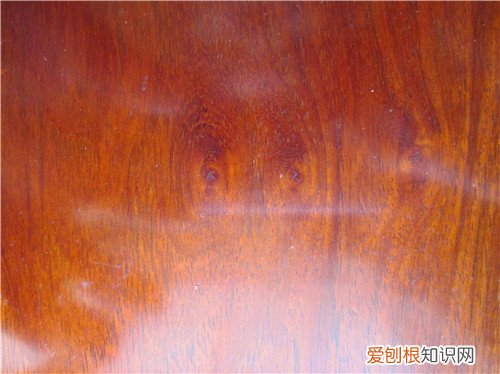 海南黄花梨鉴别有哪些方法 如何区分它与越南黄花梨