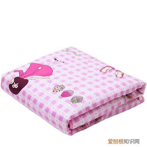 冬天小孩盖什么被子好 宝宝冬天睡觉盖被子的注意事项