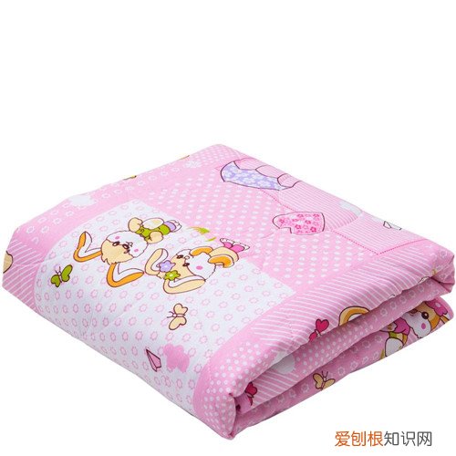 冬天小孩盖什么被子好 宝宝冬天睡觉盖被子的注意事项