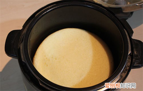 机械版电压力锅如何做蛋糕 教您巧用压力锅做蛋糕