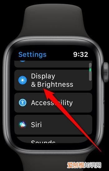 如何关闭apple watch的常亮功能