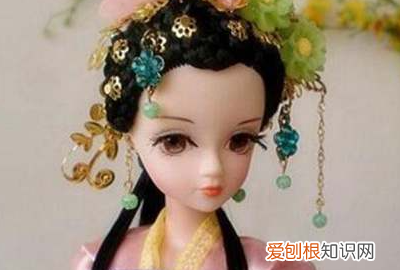 芭比发型怎么扎长发，如何给芭比做时尚发型