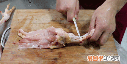 整只鸡脱骨的正确方法教程 整鸡脱骨的技术要点是