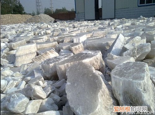 什么是石膏?生石膏和熟石膏的区别,石膏是生石膏还是熟石膏