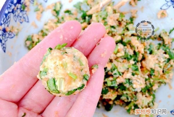 香菜丸子怎么做，如何做香菜丸子窍门