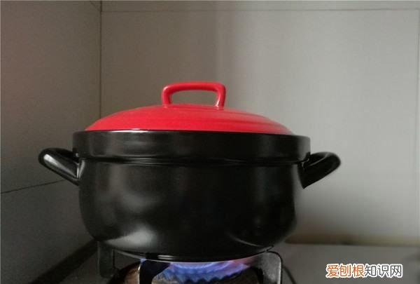 怎么做好吃盐焗鸡，怎样做盐焗鸡翅又黄又脆