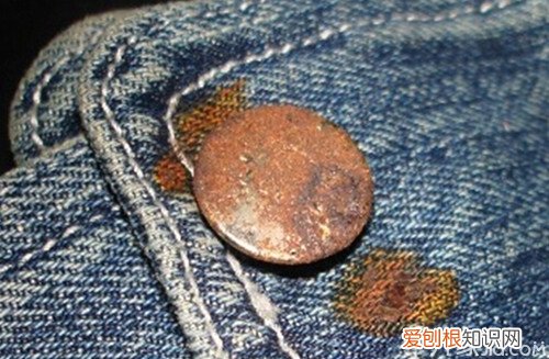 生活小常识之衣服上的铁锈怎么洗，有铁锈的衣服怎么洗