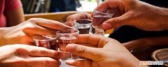 酒桌上以水代酒的话 以水代酒在场合上怎么说