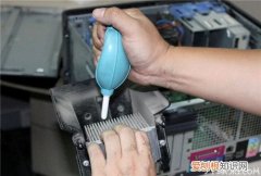 台式电脑除尘方法 让你的电脑焕然一新