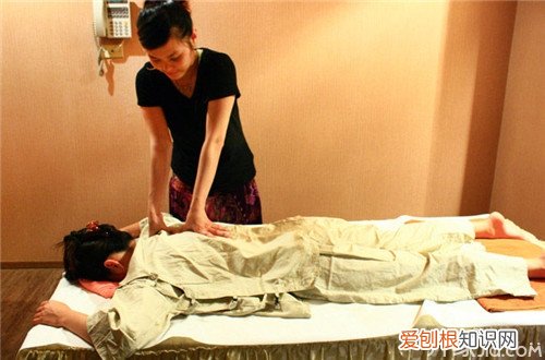 精油按摩的方法 按摩精油哪个牌子好