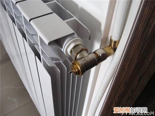 暖气放水怎么做 小贴士：暖气不热不可盲目放水