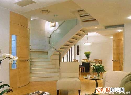 跑道楼梯的好处单跑楼梯和双跑楼梯的区别