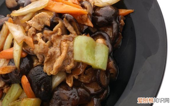如何做炒香菇片，肉片炒香菇怎么做好吃窍门