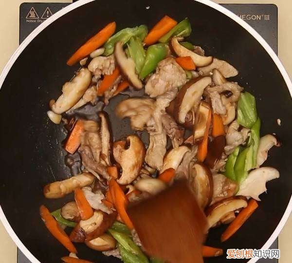 如何做炒香菇片，肉片炒香菇怎么做好吃窍门