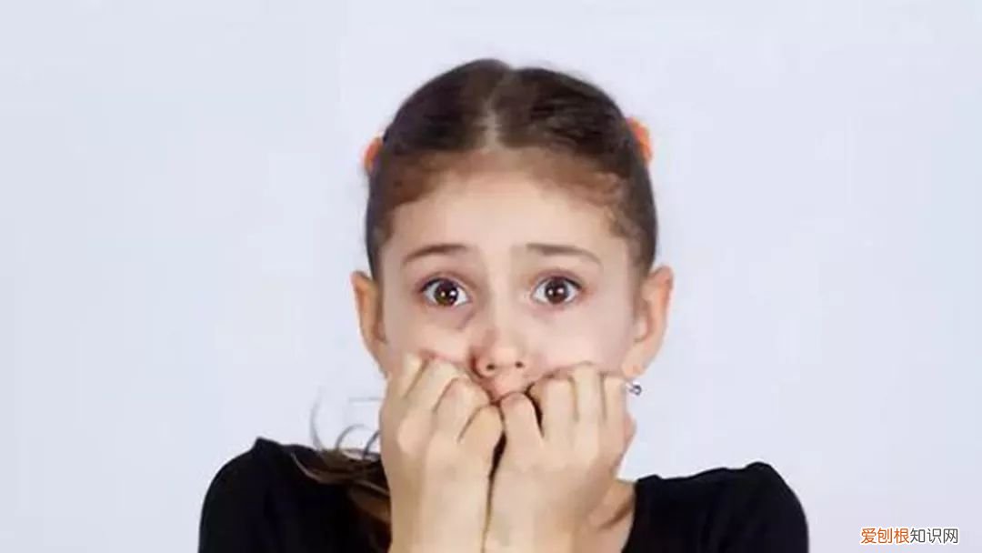 怎样让孩子更加大胆自信勇敢，如何让胆小孩子变勇敢，几个小妙招教给你！让孩子自信又阳光！