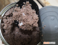 巅峰罐头白色颗粒,巅峰罐头里白色的是什么,巅峰牛肉罐头白色的是什么