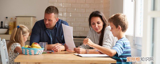 一个家长怎么教育叛逆期的孩子是正确的 家长如何正确教育叛逆期的孩子