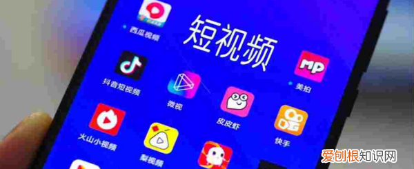 美图秀秀要如何录制小，美图秀秀怎么拍证件照的