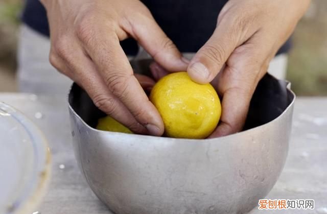 柠檬百香果蜜怎么泡水喝,蜂蜜柠檬百香果摆摊一杯多少钱