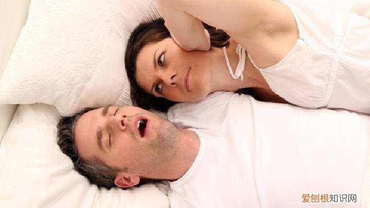 HPV高危阳性传染性很强吗？男性不小心感染HPV会出现什么症状，男性会感染hpv高危型吗
