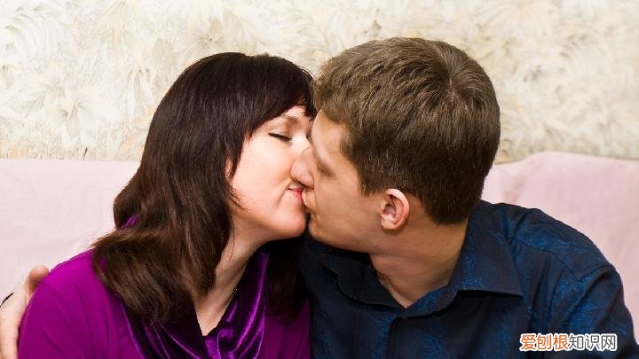 经常趴着睡会影响男性精子质量吗？改善男性精子的食物有哪些？，男生趴着睡觉会对性功能有影响吗