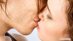 治疗生殖器疱疹要注意什么？生殖器疱疹治疗期间如何饮食？，女性生殖疱疹饮食需要注意什