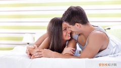 睾丸鞘膜积液会引起不育吗？鞘膜积液主要有哪些类型？，睾丸鞘膜积液与睾丸鞘膜腔积液的