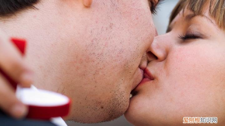 引起男性血尿的主要原因是什么?男性血尿多是这4个原因,男性血尿最多见的原因是?