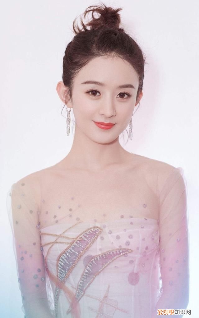 女明星的丸子头又升级了？张雨绮留“小尾巴”，袁姗姗更“炸毛”