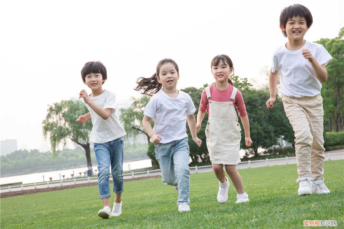 傲慢无礼的小孩，邻居家孩子粗鲁、傲慢、没礼貌，我是这样阻止我家孩子跟她玩的