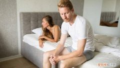 男性性冷淡的原因是什么?，六个因素容易诱发男人性冷淡，男人性冷淡是什么原因造成的