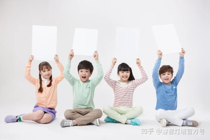 提升孩子自信心，睿智灯塔-如何培养孩子的自信心，提高孩子自信心的方法