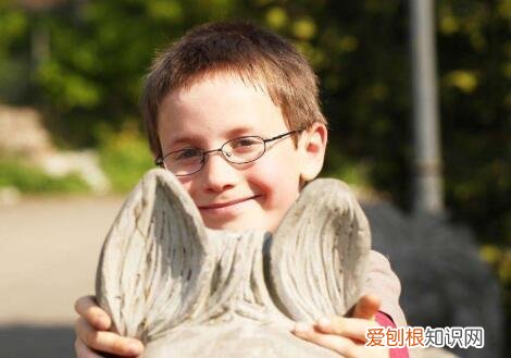 怎样培养出一个自信的孩子，家长如何培养出一个从小就自信的孩子？