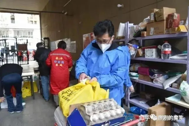 怎样更好的服务群众，转发：精准服务收到居民暖心反馈，一线工作人员：“多辛苦也值得！”