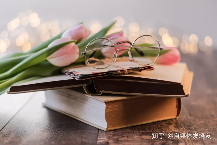 关于自媒体的素材摘抄，自媒体高手的素材都是从哪里找的？怎么提高文章写作效率？