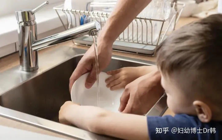 怎么建立小孩子的自信感，如何从小建立孩子的自信？