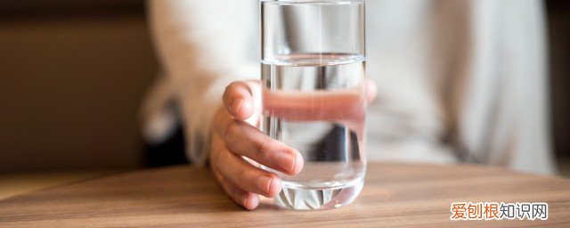 新生儿可以喝白开水吗 新生儿能不能喝白开水