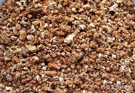 养花的土全部用营养土会烧根吗?，5种养花“万能土”，花不烂根，根系壮！
