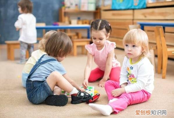 怎么提高孩子社交能力的方法和技巧，提升孩子社交能力的秘诀都在这，让孩子大方又自信