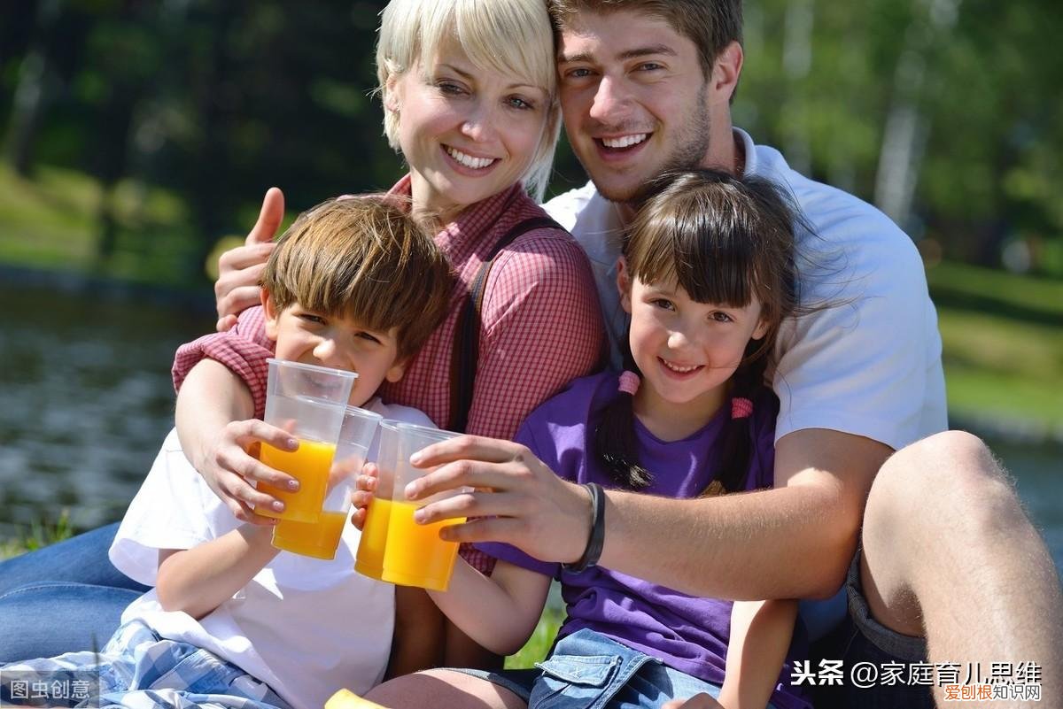 重视孩子的情商培养，高情商的父母这么教孩子，积极乐观还自信，社交能力强