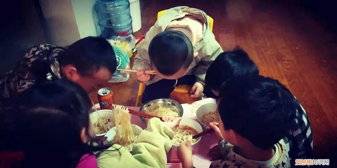 着急！谱系娃不和同龄人玩咋办？——先迈过这三个门槛