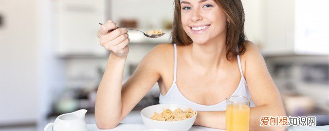 减脂期间晚上可以吃饭吗 减脂晚上能吃饭吗《减脂晚上能不能吃饭》