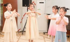 表扬孩子勇敢上台演讲的句子，少年领袖演说：如何培养孩子的自信心，让孩子敢上台演讲？