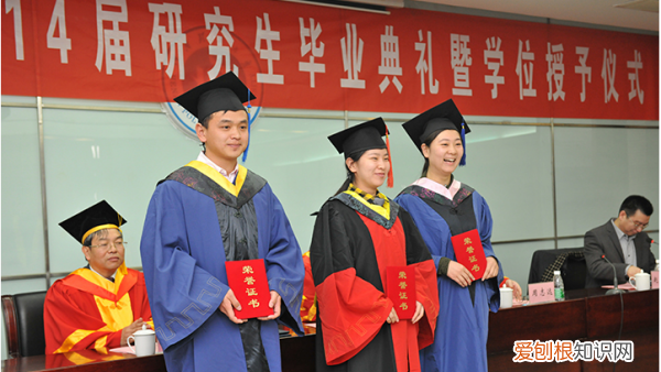 考研地点是在户口所在所在地，考研地点在本校还是报考学校