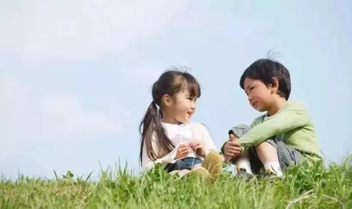 如何提升孩子的自信力，怎样帮孩子建立自信，提升社交能力？