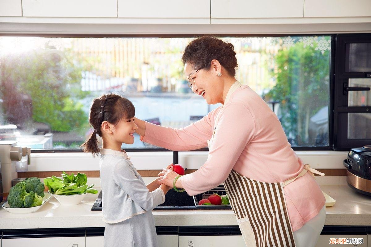 夸孩子好棒的句子,别再夸孩子“你真棒”效果会打折,教你3句话夸孩子,自信又优秀
