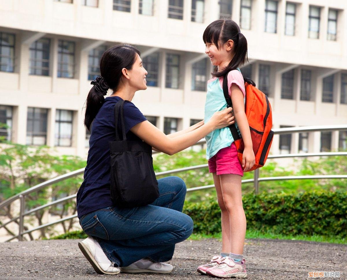 夸孩子好棒的句子,别再夸孩子“你真棒”效果会打折,教你3句话夸孩子,自信又优秀