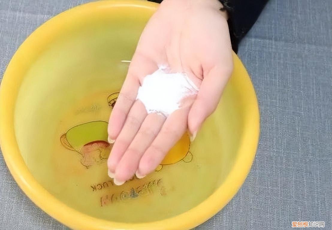 用什么药水可以把树弄死，不管是花还是树，只需用上3种“药”，给它们浇一浇，养啥旺啥